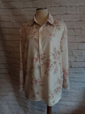 NWOT Women's Cream Floral Button-Up Shirt - Soft Rose Print